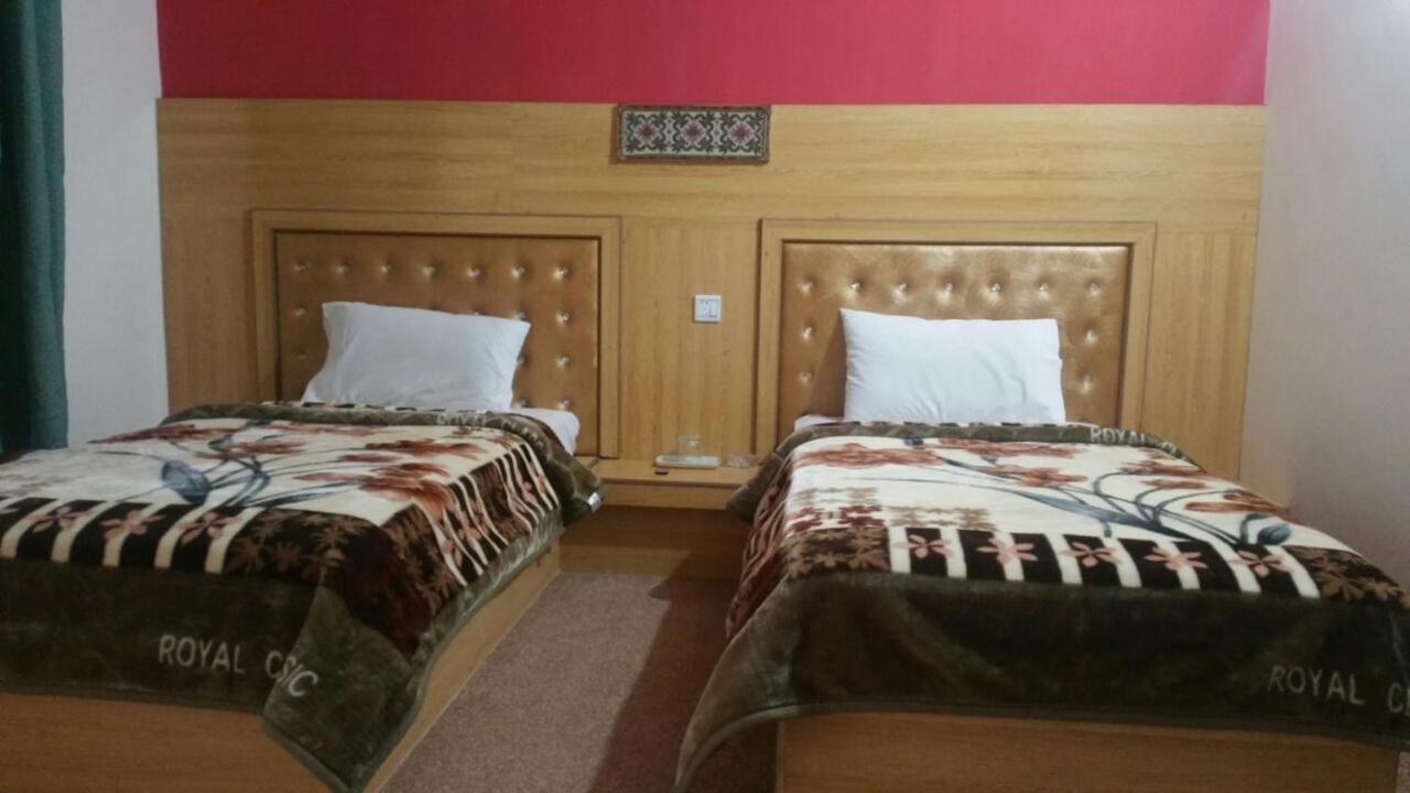 Karimabad  Eden Lake View Hotel מראה חיצוני תמונה